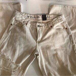 S.O.N.G. Size 7/28 Street Low Rise Jean With Rips Cream Jean. Preloved